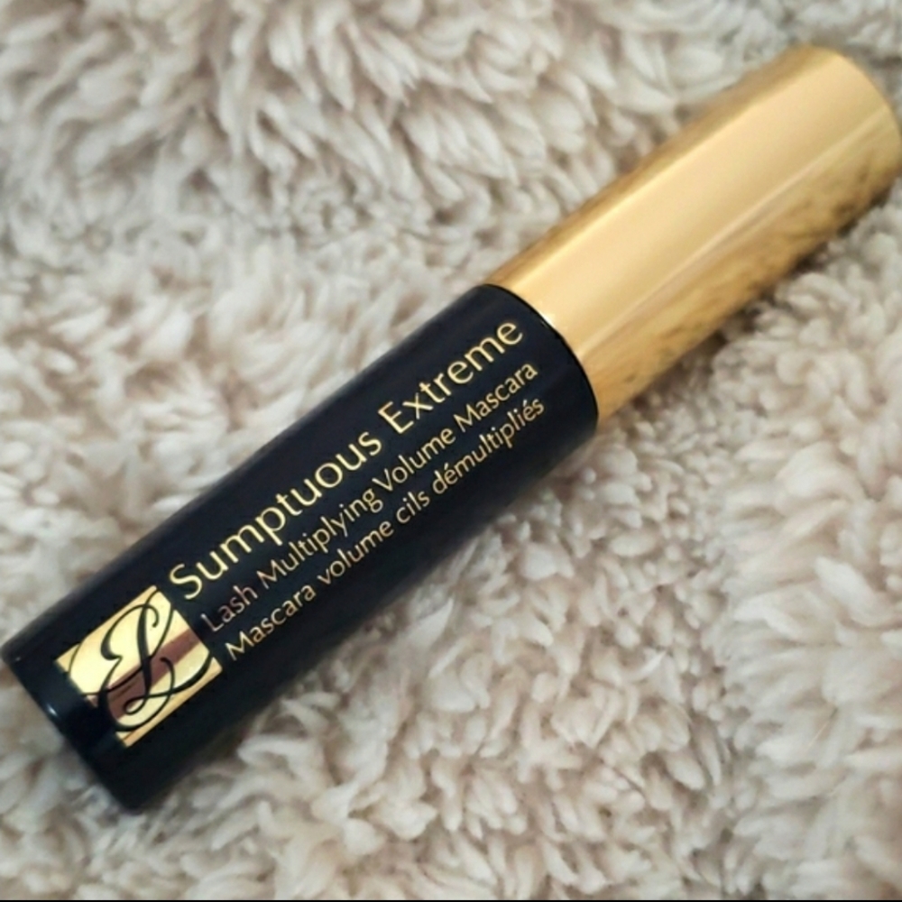 ESTEE LAUDER SUMPTUOUS EXTREME LASH MULTIPLYING VOLUME MASCARA.